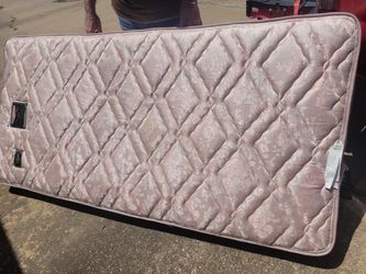 Tw Matt,box ,and Frame