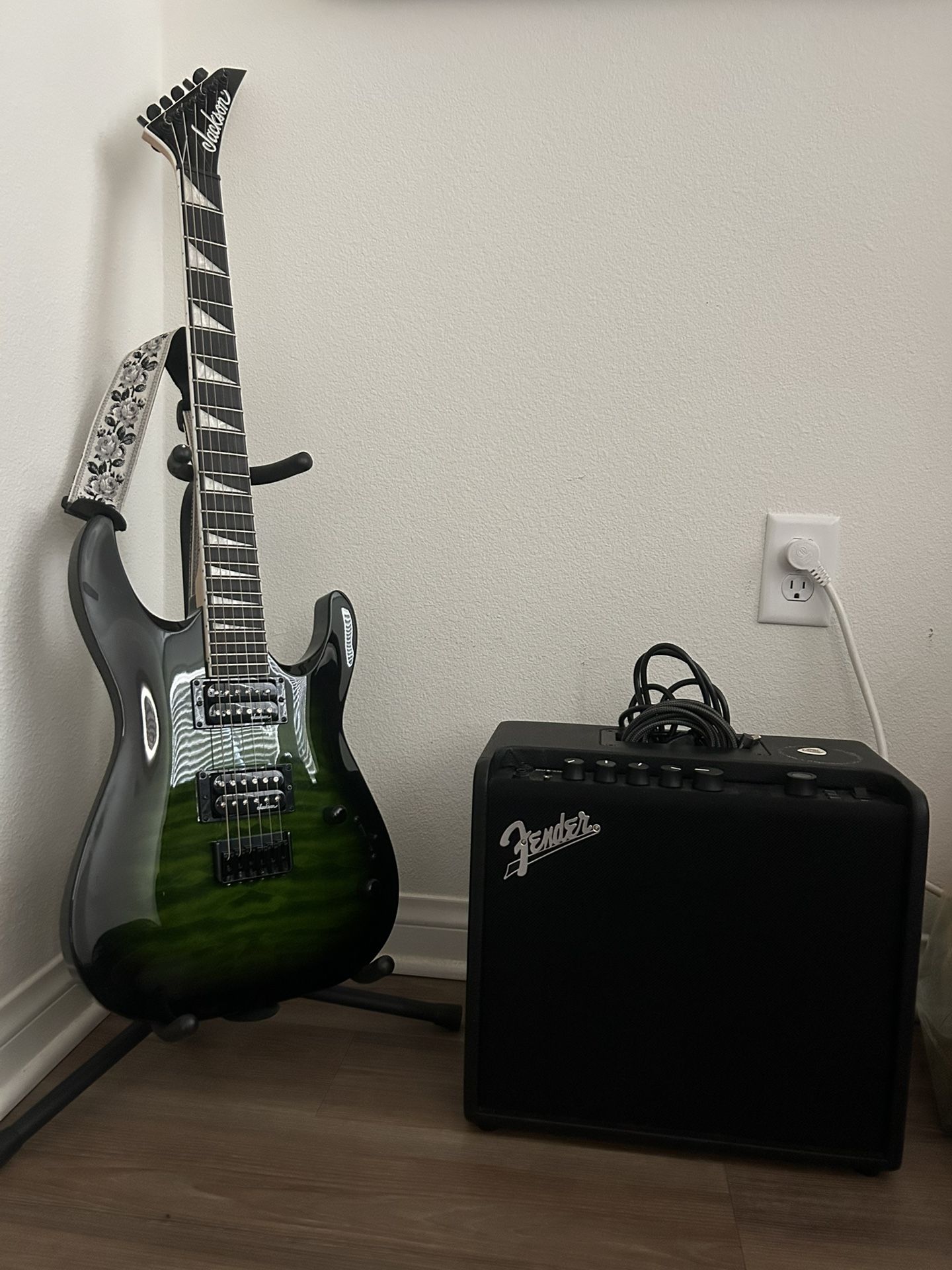 Jackson Js32Q W/ Amp & Hard Case
