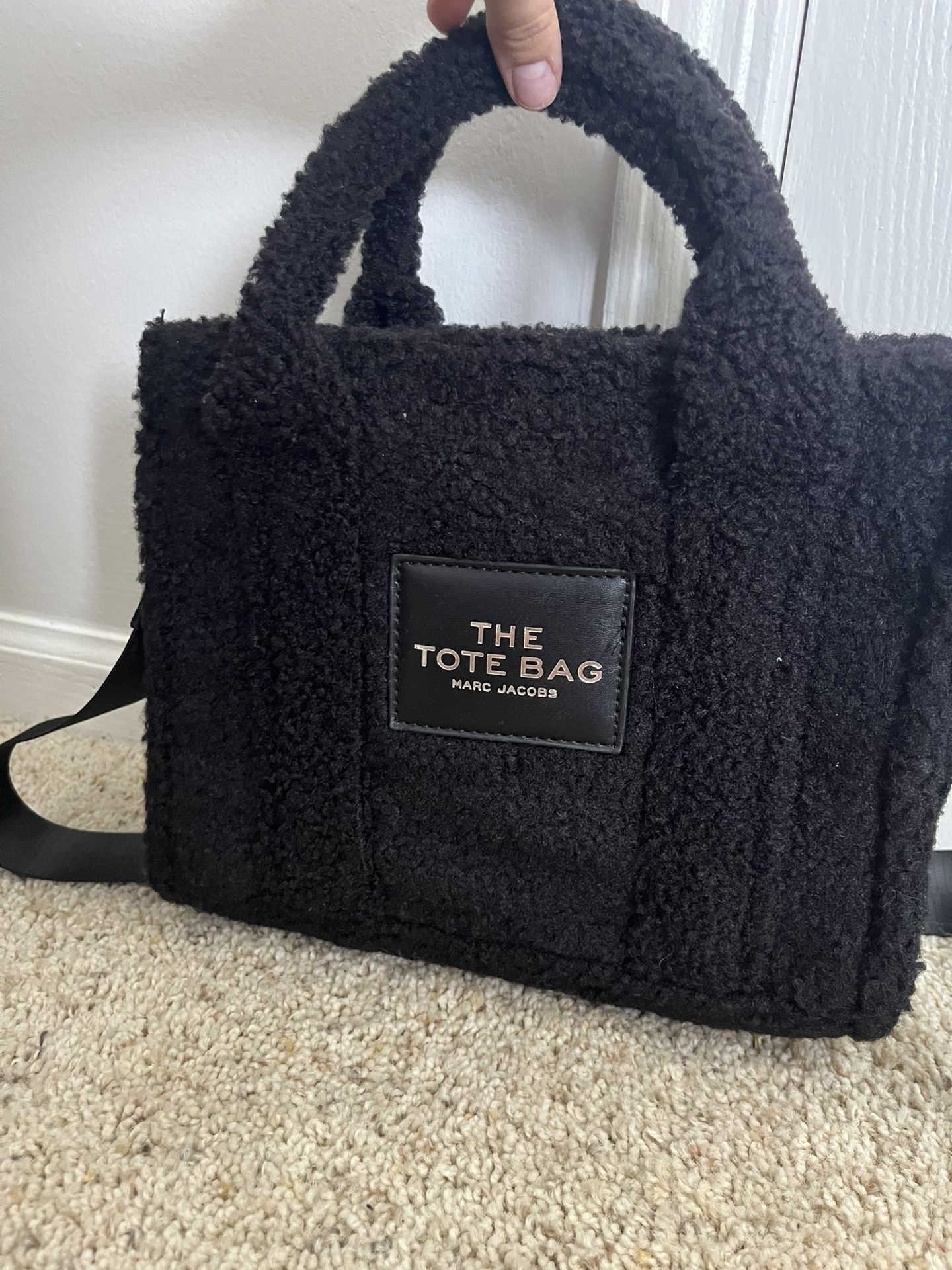 Marc Jacobs The Teddy Crossbody Tote In Black