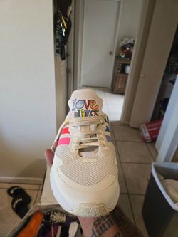 Adidas ZX 1K Boost Pride Love Unites Women's Size 8.5 brand new condition