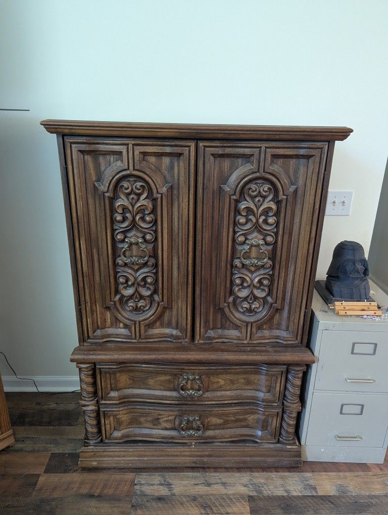 Wardrobe/Drawer TV Stand