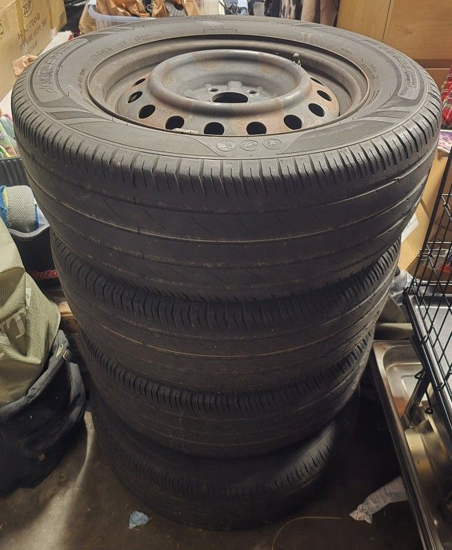 4 Rims And Tires. 2008 Toyota Camry LE