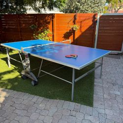 Kettler outdoor table tennis table.