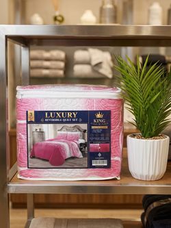 The Lilianna King 3-Piece Reversible Quilt Set