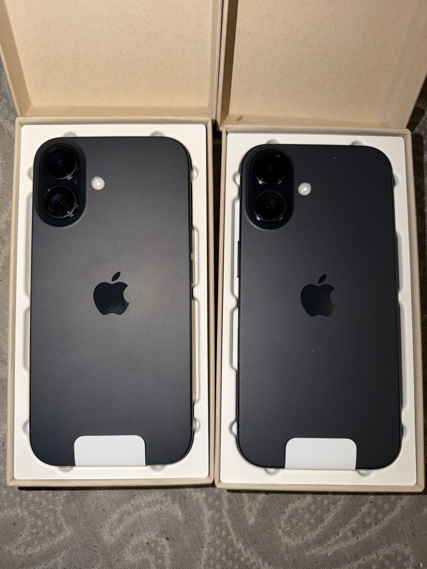 Apple iPhone 16 New $600 For Both