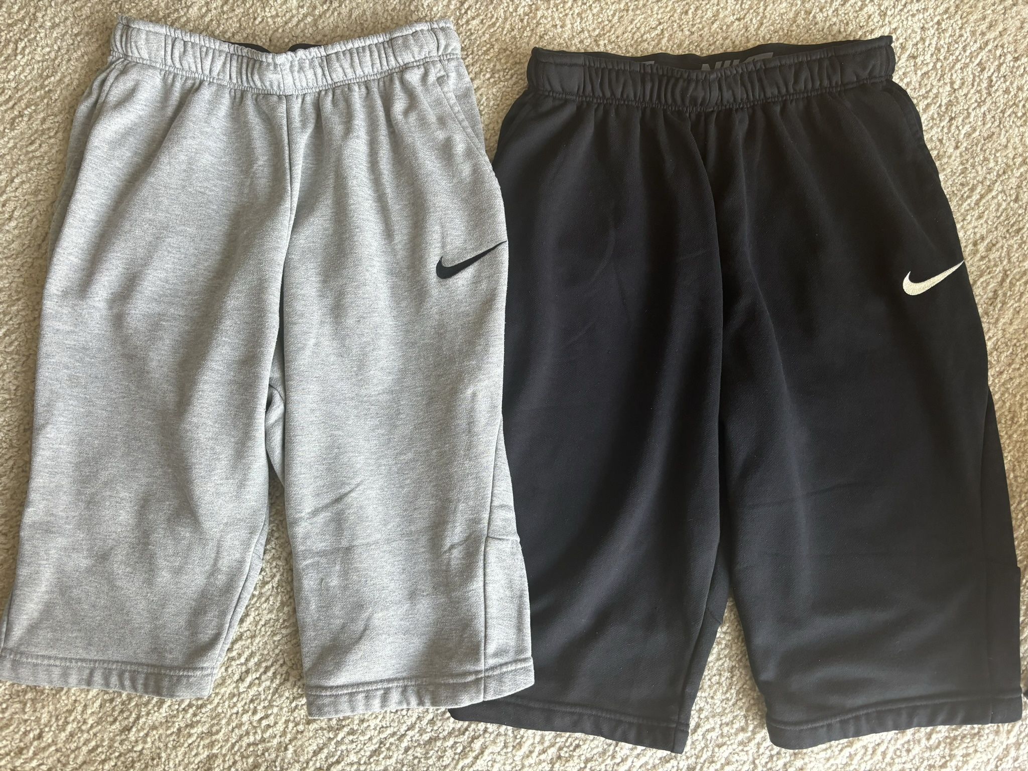 Men Nike Shorts (size X-Large)