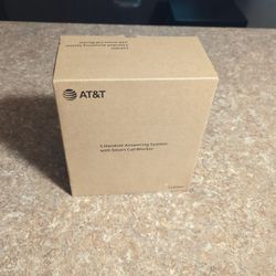 AT&T CL83507 5 Handset Phone answering System. 