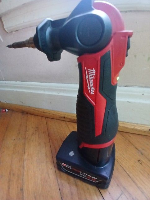 Milwaukee 2488-20 M12™ Soldering Iron W/ M12 3.0 Lithium-Ion Battery