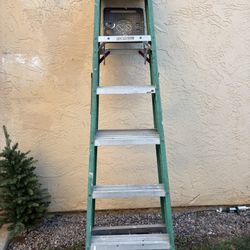Husky 6 Ft  Ladder 
