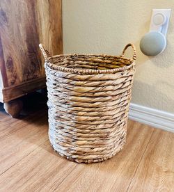 Medium Woven Seagrass Storage Basket