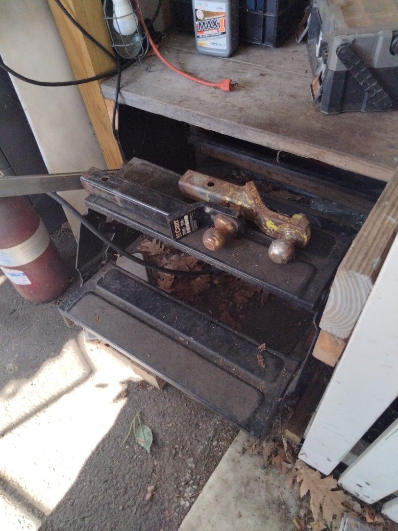 Trailer Hitch For Towing 178 And A 2-in