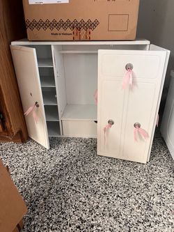 American girl dolls closet clothes hangers shoes
