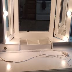 Make Up VANITY