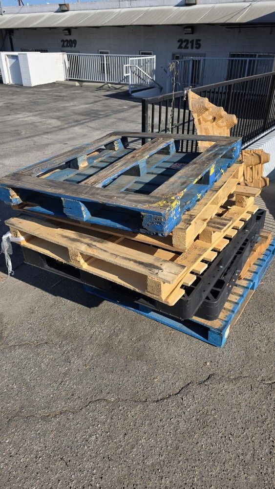 Free Pallets