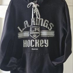 LA KINGS Pullover Reebok Hoodie Mens Size Large  NHL HOCKEY SWEATER 22 chest 28" long 
Excellent condition 
No rips or stains 
Low price 
Pls see all 