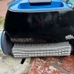 Nautilus CC Robot Pool Cleaner