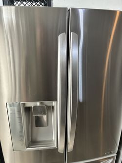 Refrigerator Lg 36” Counter Depth 