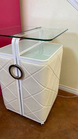 White Quilted White bar table high bar glass chrome