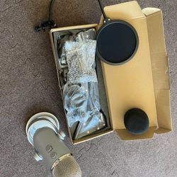 Blue Yeti Microphone With Boom stick