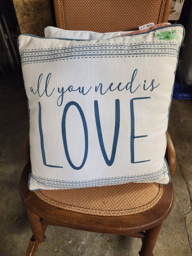 "All you need is LOVE" Pillow
16" x 16"
