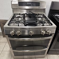 Stainless Steel GE 5 Burner Double Oven Gas Stove In Excellent Condition!
