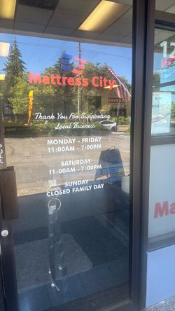 Brand New Serta medium firm queen mattress