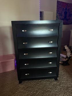 Black Chester Dresser