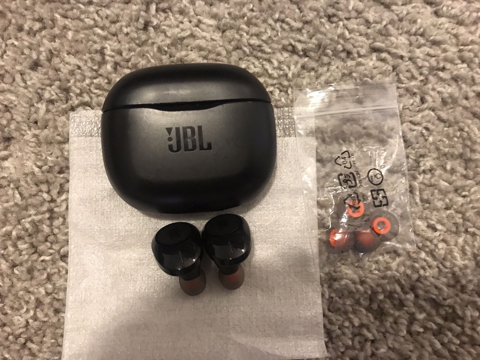 JBL TUNE 120TWS Wireless Air Earbuds Black w/ Charging case Apple Airpods