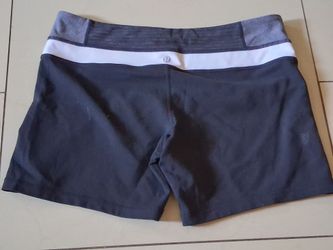 Lululemon shorts size 10
