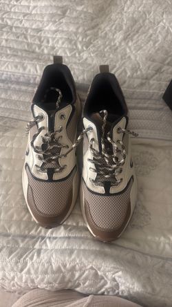 Tenis MK