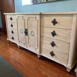 Dresser With Mirror And Chest 