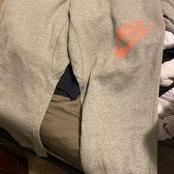 XXL NIKE JOGGERS $30