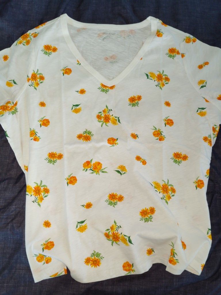 Floral V-Neck Tee