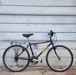 SPECIALIZED HARDROCK MTB BIKE