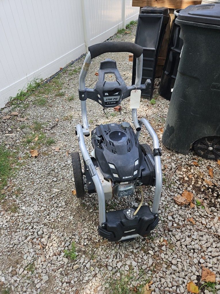 2700psi Pressure Washer