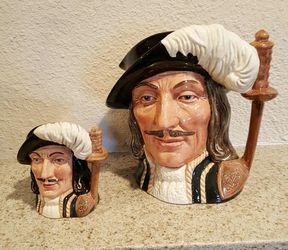 ROYAL DOULTON larg and small Toby Mug "Athos" 1955
