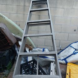 8 Foot Step Ladder