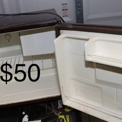 Mini Fridge 