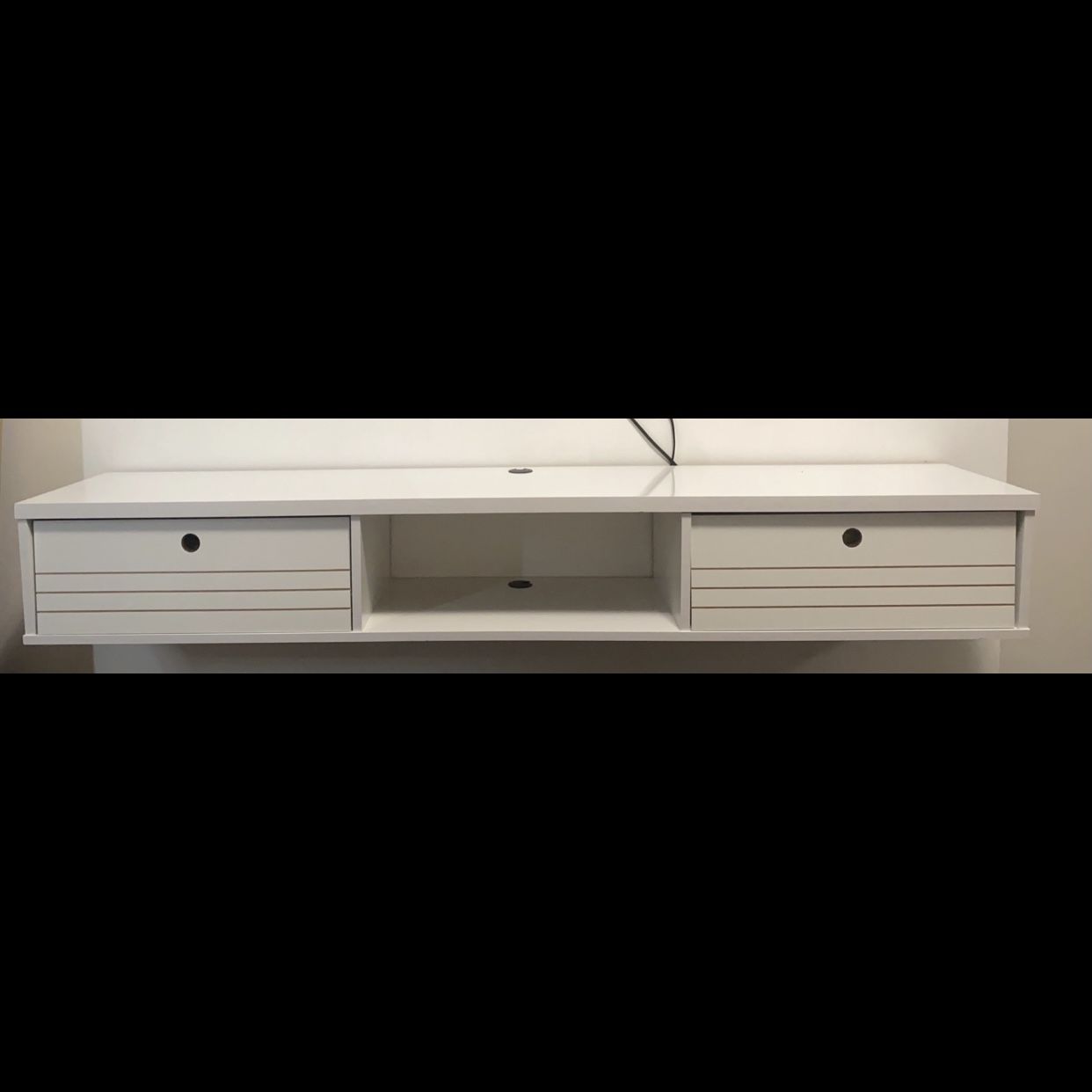 FLOATING TV STAND 