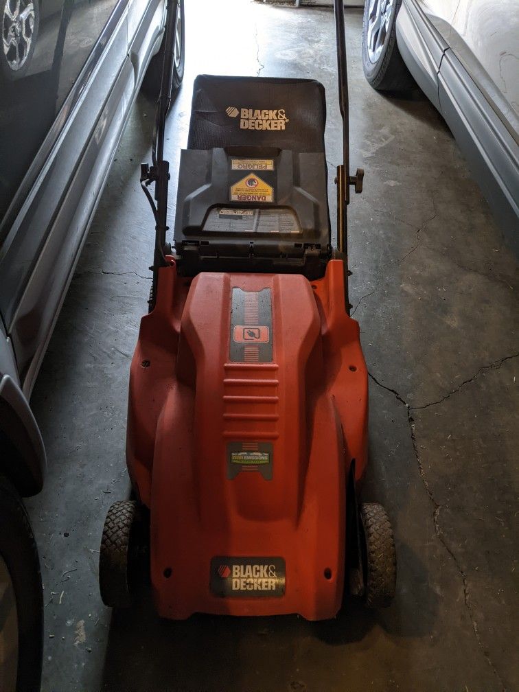 Black and Decker Corded Lawnmower