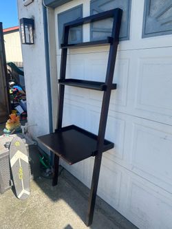 Leaning Desk In good shape