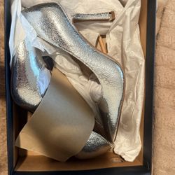 Brand New Kenneth Cole Silver Pumps