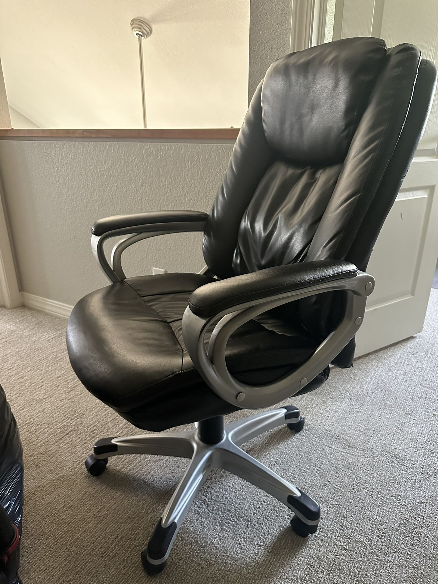 Realspace® Treswell Bonded Visit Leather High-Back Executive Chair