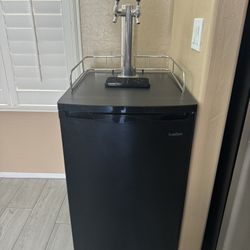 Ivation Full Size Kegerator