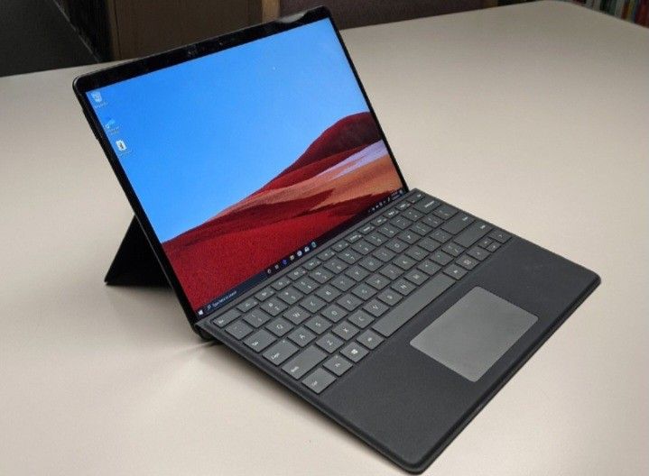 Microsoft Surface PRO 8 Touchscreen Intel Core i5-1135G7 8 GB RAM 256 GB SSD 2880x1920 LCD Iris Xe Graphics Windows 11
