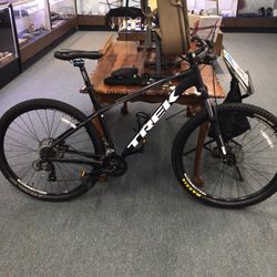 21 Speed Trek Marlin 5 Mountain Bike 21.5 Frame W/ Kryptonite Lock And Bag 29” Wheels XL 💵  💳  💵  Cash and Card Accepted