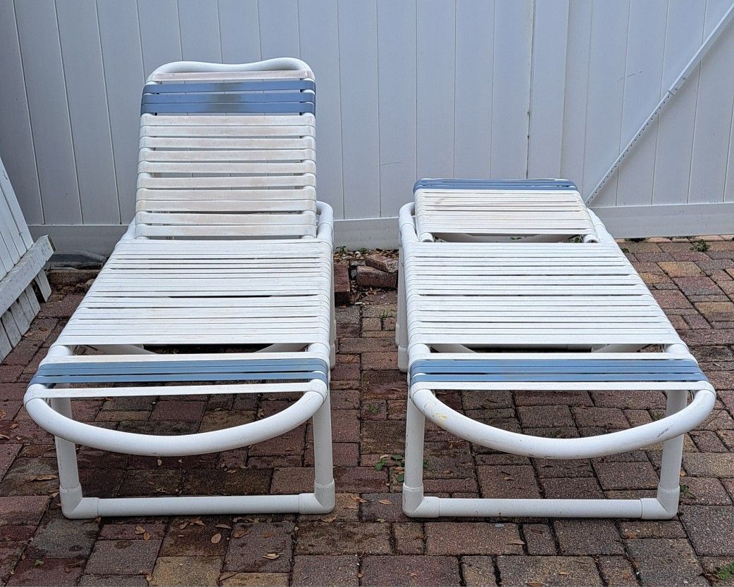 2 Patio or Pool Chaise Lounge Chairs