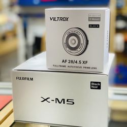 Fujifilm X-M5 W/ Lens