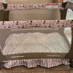 Porta Crib With Attachment For Changing Table 
