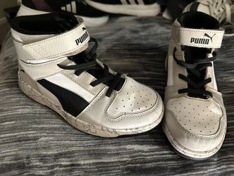 Size 2 Kids Puma’s